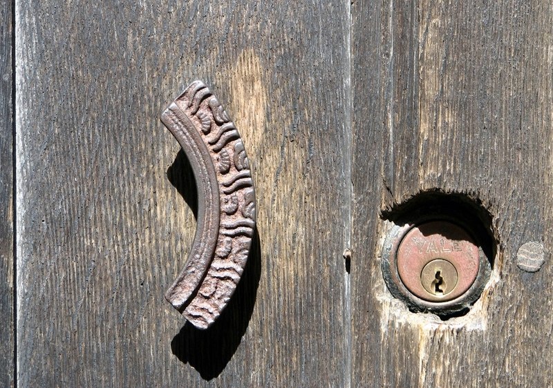 apertura de puertas con revisión de puerta